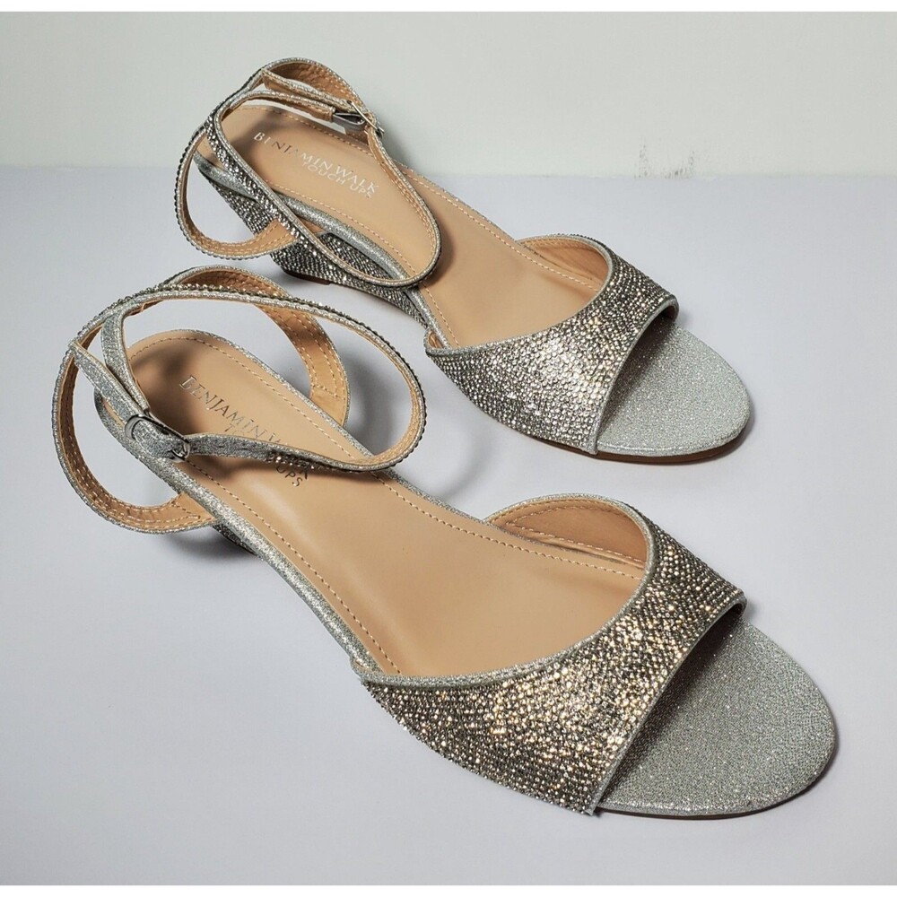 Touch Ups Moxie Wedge Sandal Silver 10M Women’s Dressy Formal Prom Evening - Picture 2 of 6